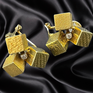 Three Dimensional Box Earrings by Pelegrin Gemmological Services